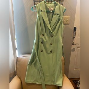 Donna Morgan Mint Green Dress with Buttons. Size 10.